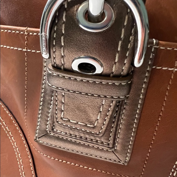 Coach Leather Purse - Picture 2 of 12